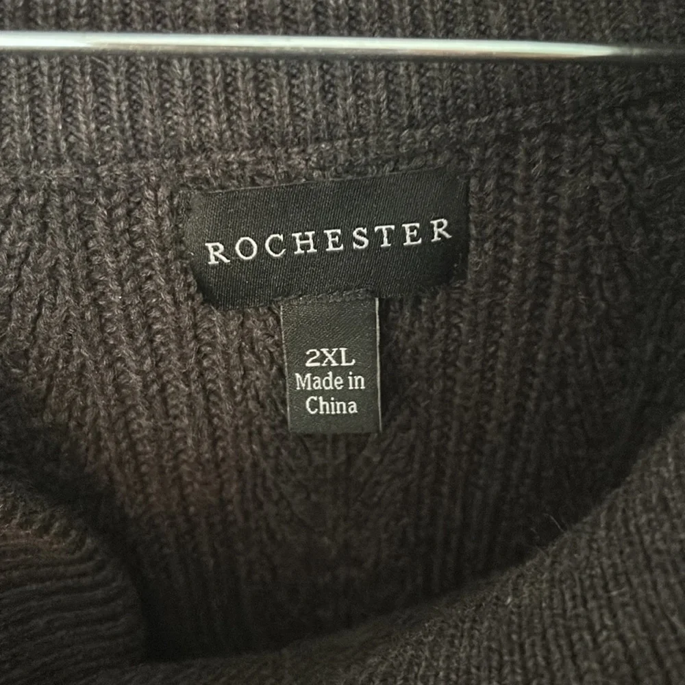 Men’s long sleeve sweater